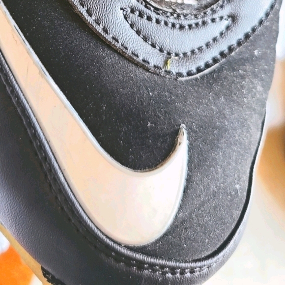 Nike Football Shoes - Picture 4 of 7